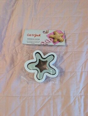 Cat & Jack Sandwich Cutter Ditsy Floral